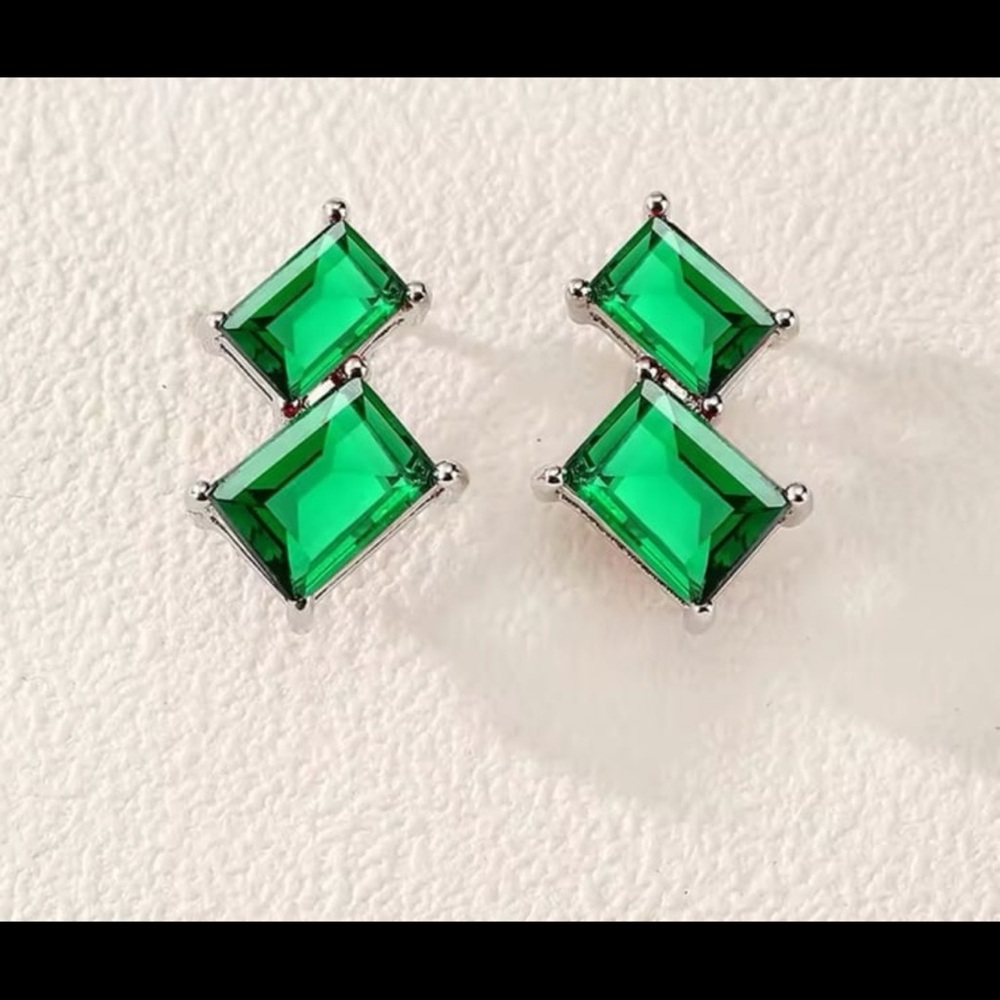 Gorgeous Square Cut Ruby Crystal Stud Earrinvs - image 6